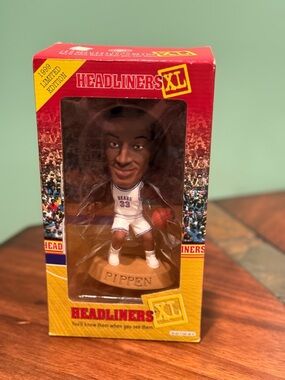 1999 Headliner XL Scottie Pippen Central Arkansas Univ. BEARS W CofA & Signed!